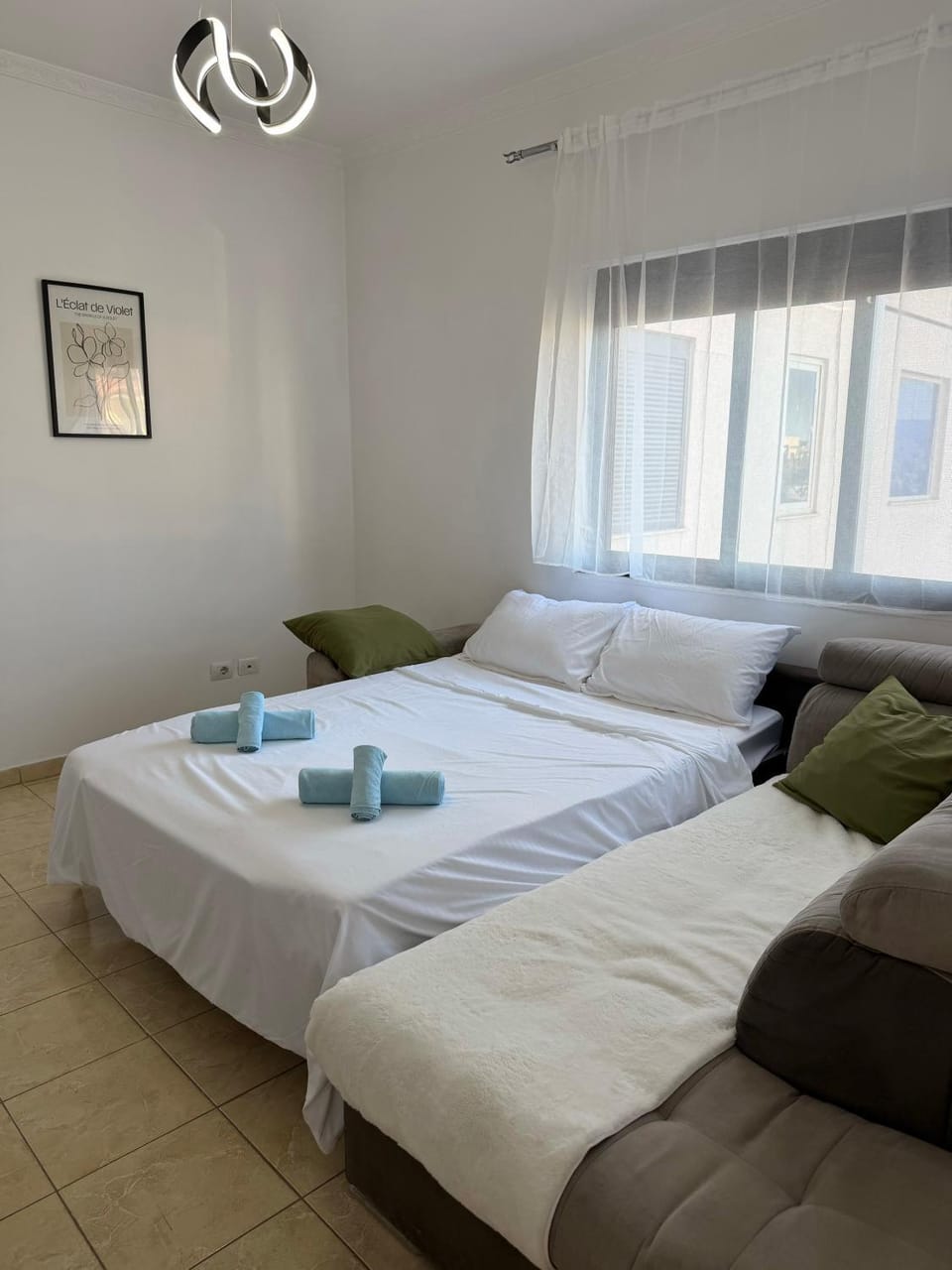 Bed, Living room, furniture, furniture, towels, air conditioner, air conditioner