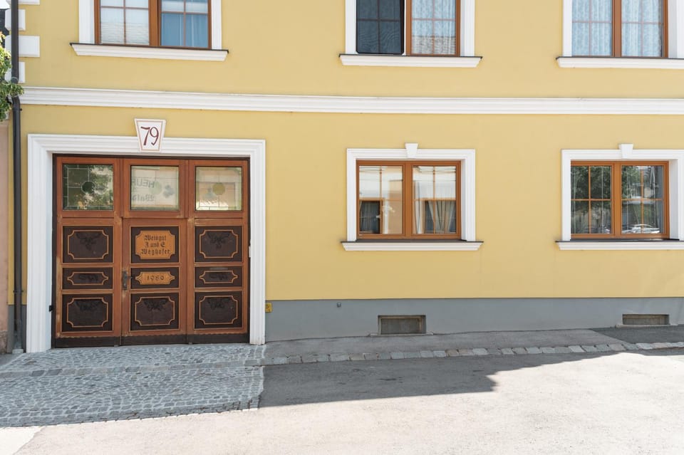 Property building, Facade/entrance