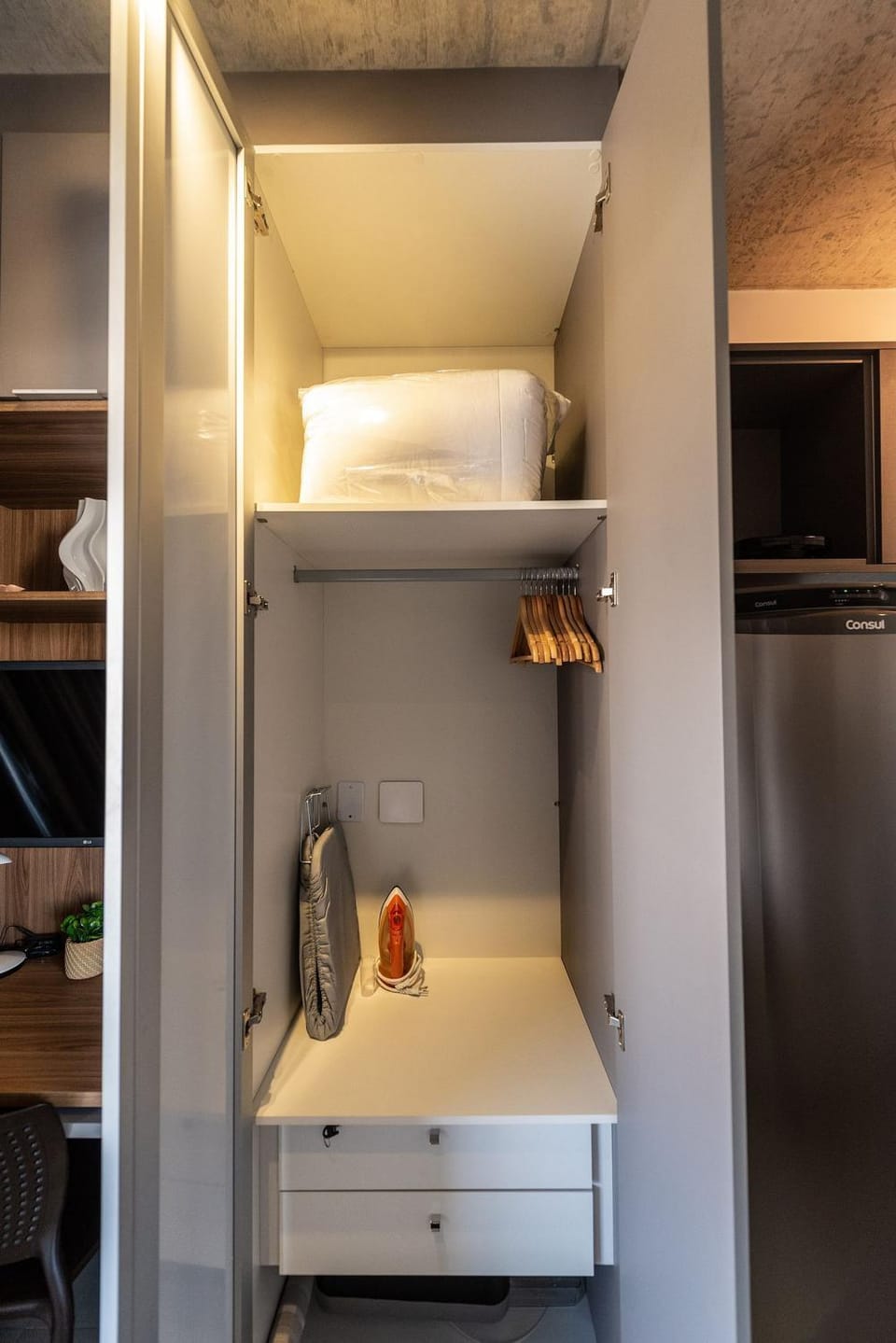 Photo of the whole room, wardrobe