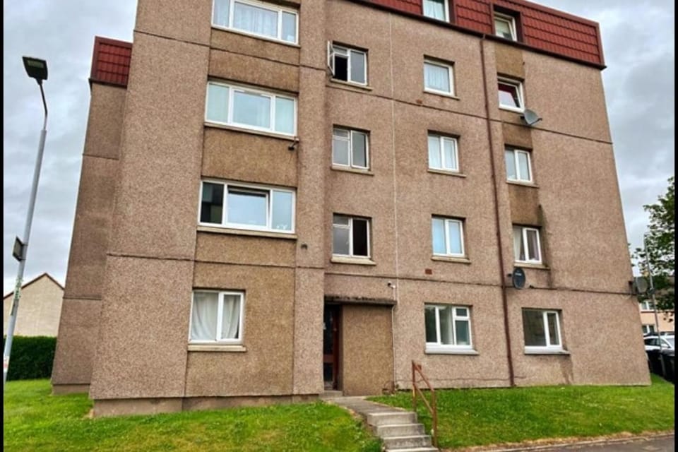 Cosy flat 27 Jerviston court Motherwell Apartment in Motherwell