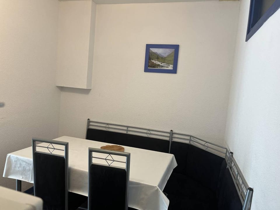 Appartement calme au centre - 4 pers. - FR-1-812-166 Apartment in Cauterets
