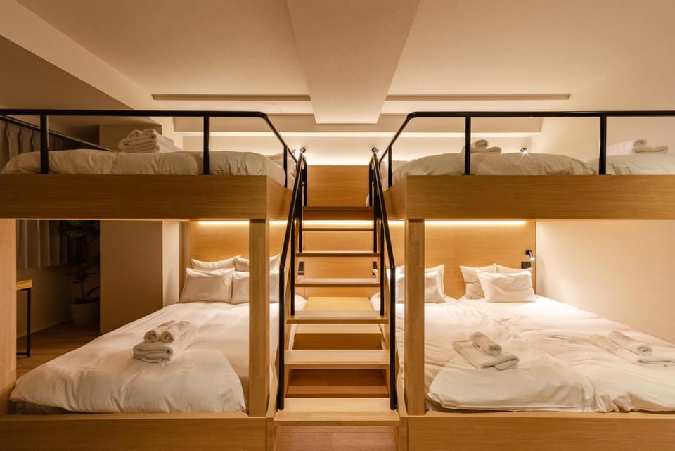 Bedroom, bunk bed