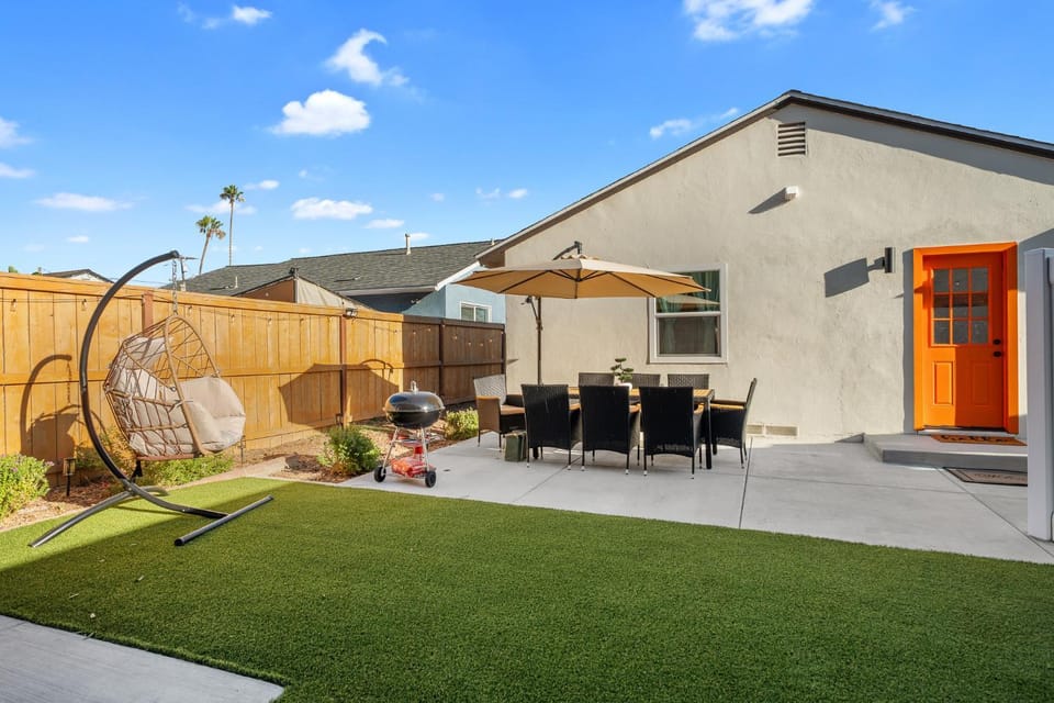 Entire Private Home with 3 King Beds, Gated Yard, 4 Parking, Ranch-Style, Available Now House in La Mesa