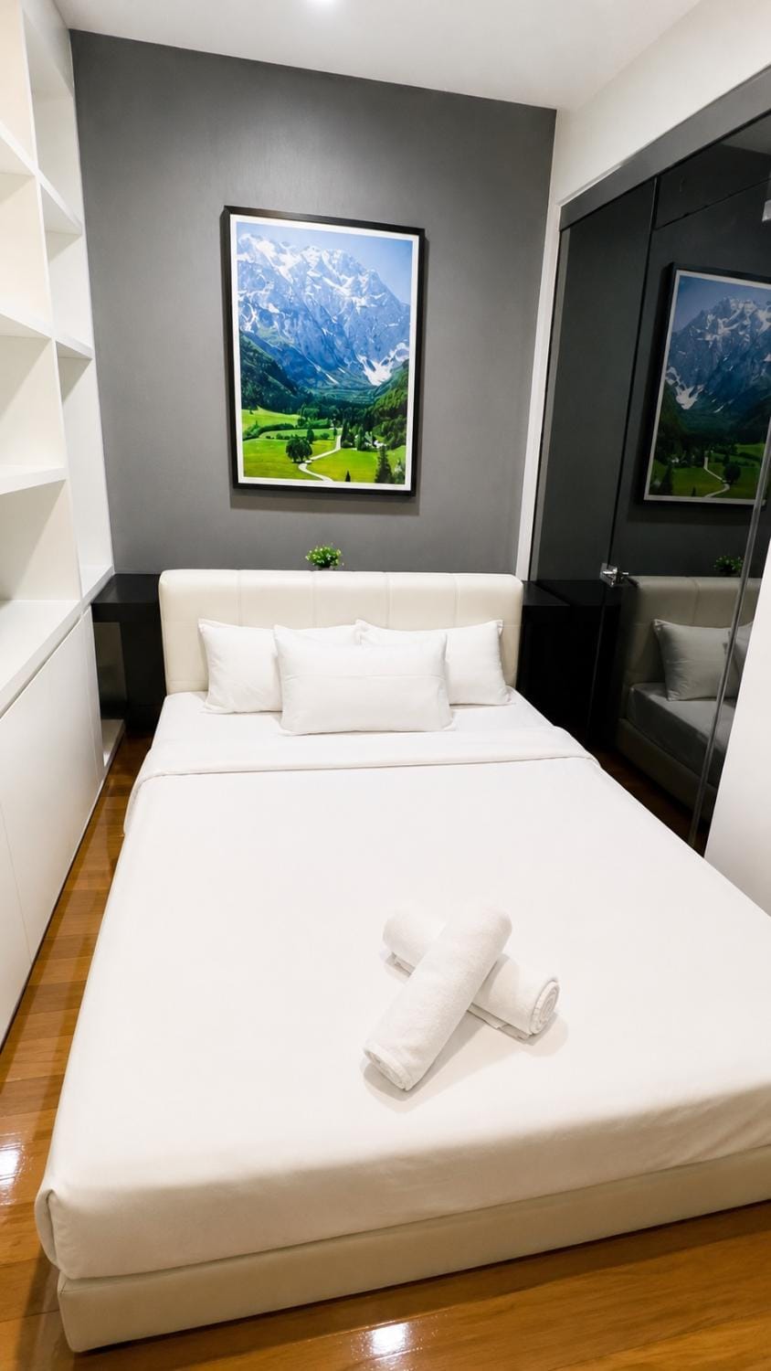 Bedroom, towels