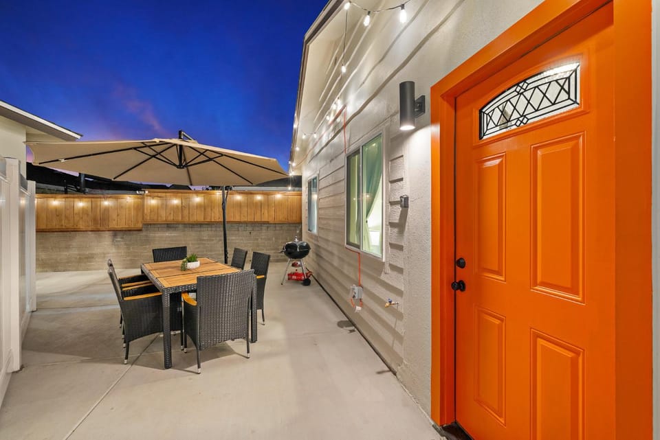 Entire Private Home with 2 King Beds, Gated Yard, 4 Parking, Ranch-Style, Available Now House in La Mesa