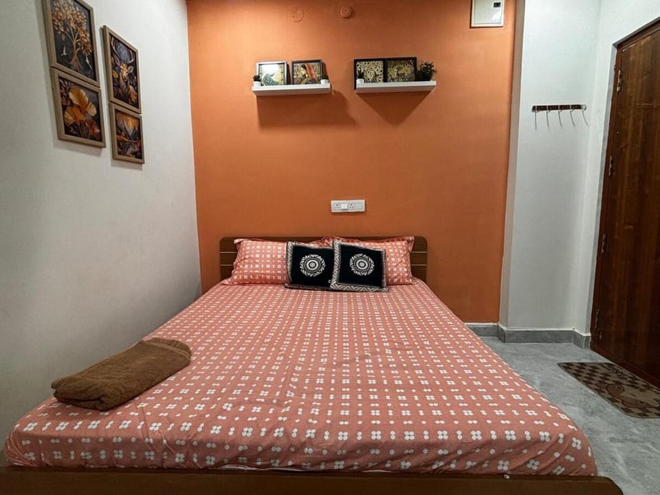 Warm & Cozy Studio Stay Apartment in Hyderabad