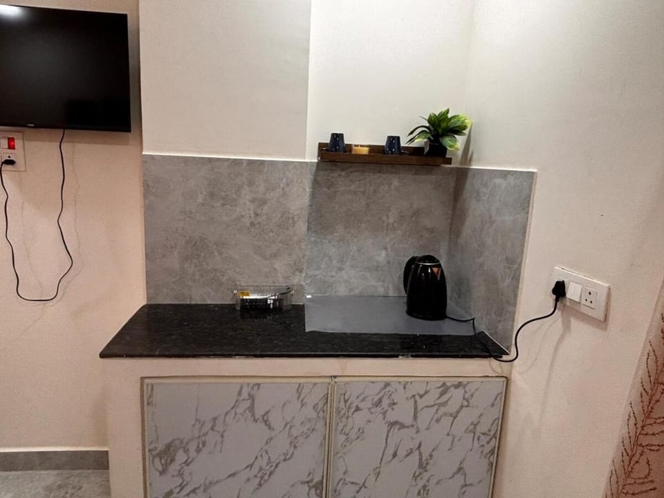 Warm & Cozy Studio Stay Apartment in Hyderabad