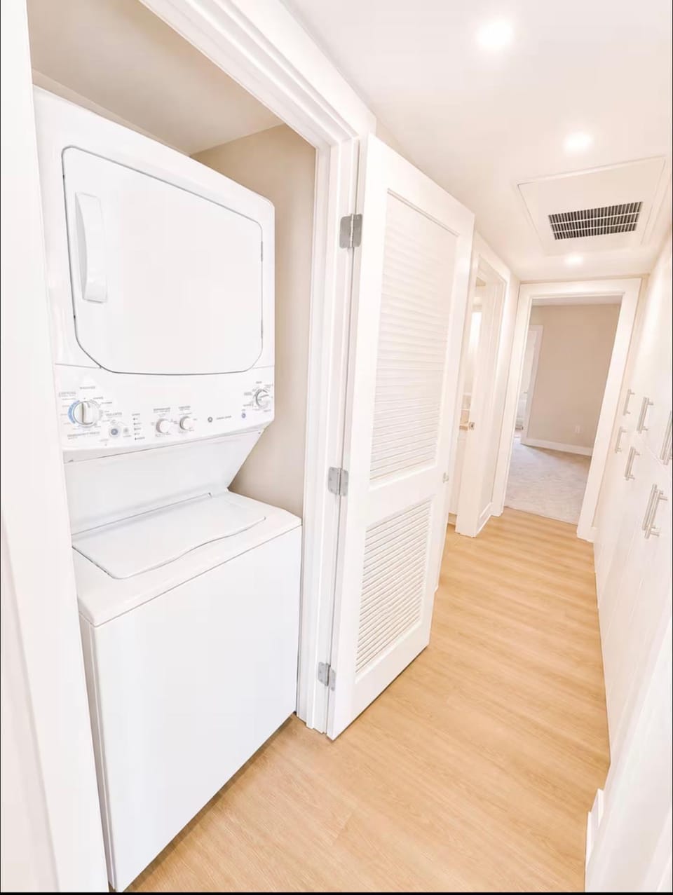 Breakwater Apartment in Marina del Rey