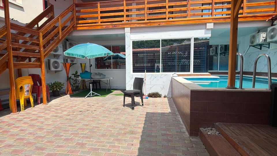 Swimming pool, Entertainment