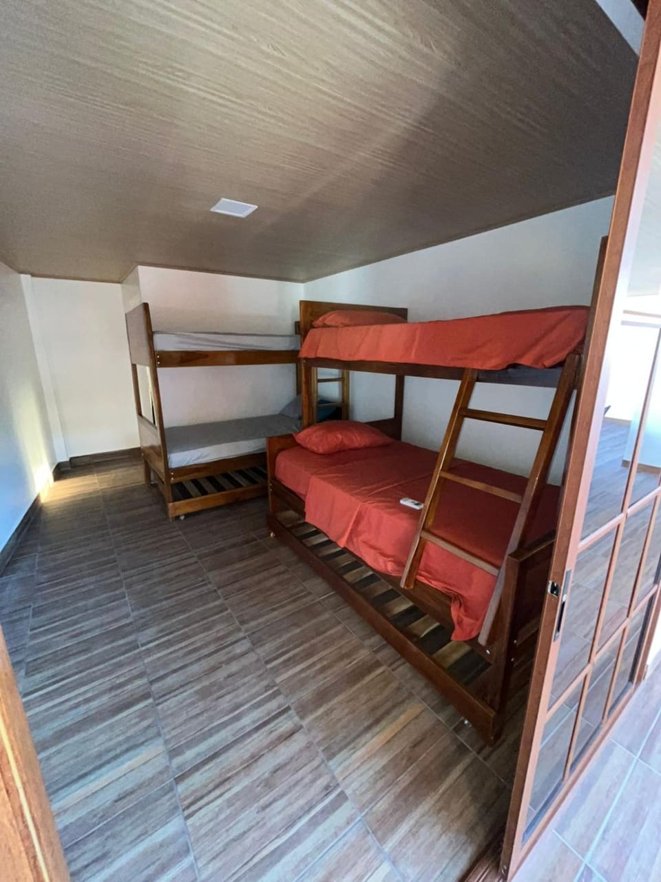 Bedroom, bunk bed