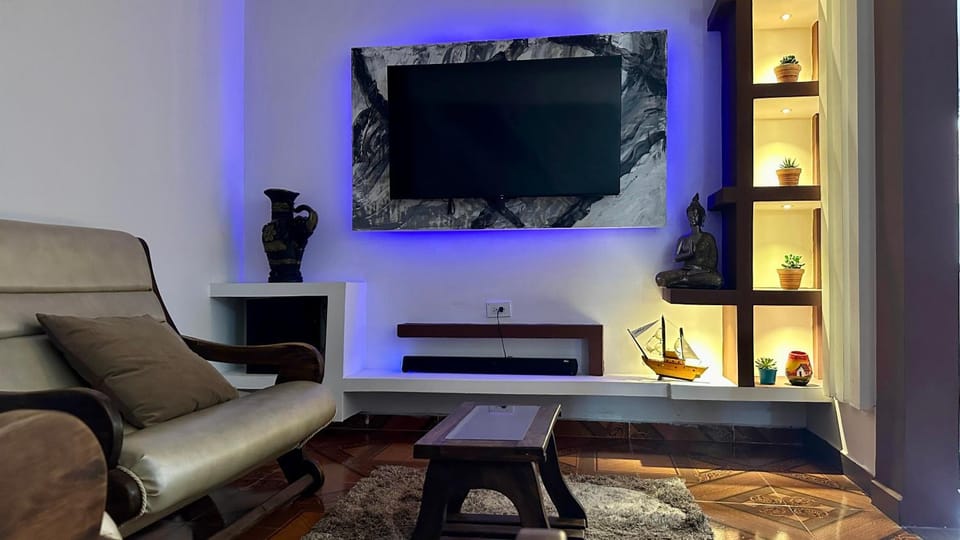 Communal lounge/ TV room, TV and multimedia, Living room