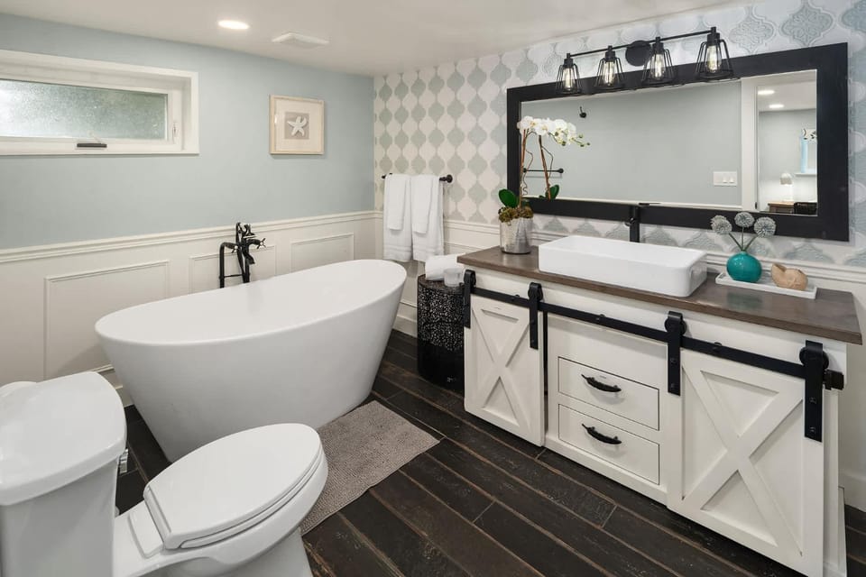Lakefront cottage with AC House in Federal Way