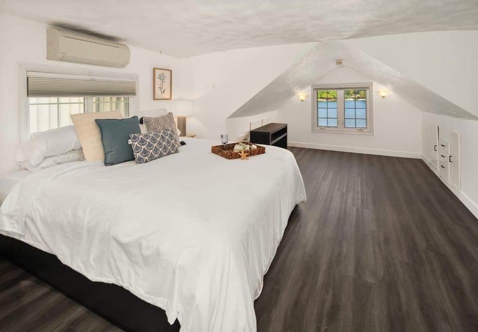 Lakefront cottage with AC House in Federal Way