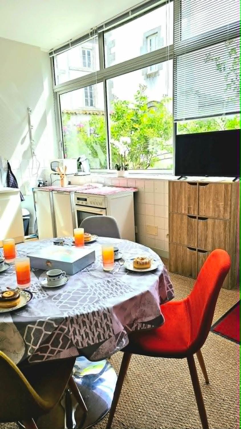 Communal lounge/ TV room, Kitchen or kitchenette, Dining area