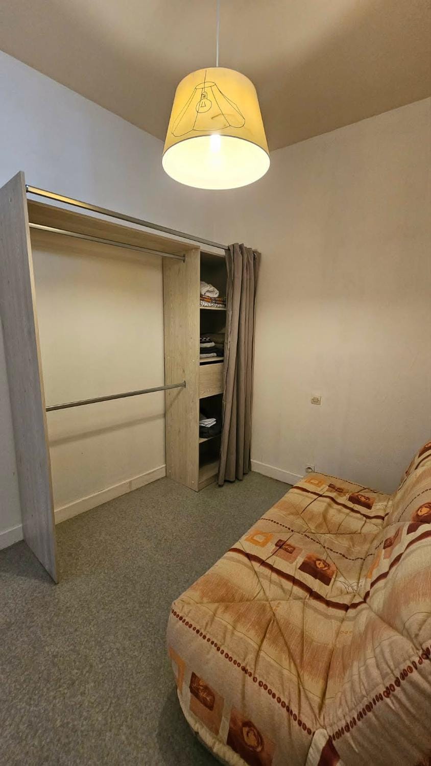 Bedroom, wardrobe