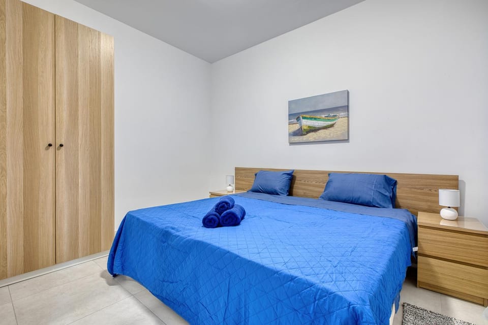 Gzira 2BR Apartment Sunny & Bright Apartment in Malta