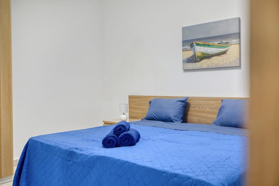 Gzira 2BR Apartment Sunny & Bright Apartment in Malta