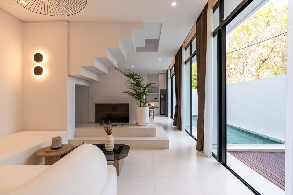 TV and multimedia, Living room, Pool view, Swimming pool