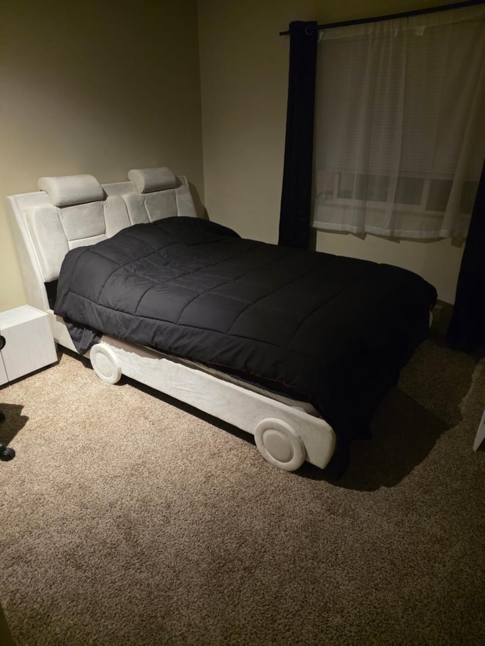Literally just an ordinary bachelors pad Apartment in Hillsboro