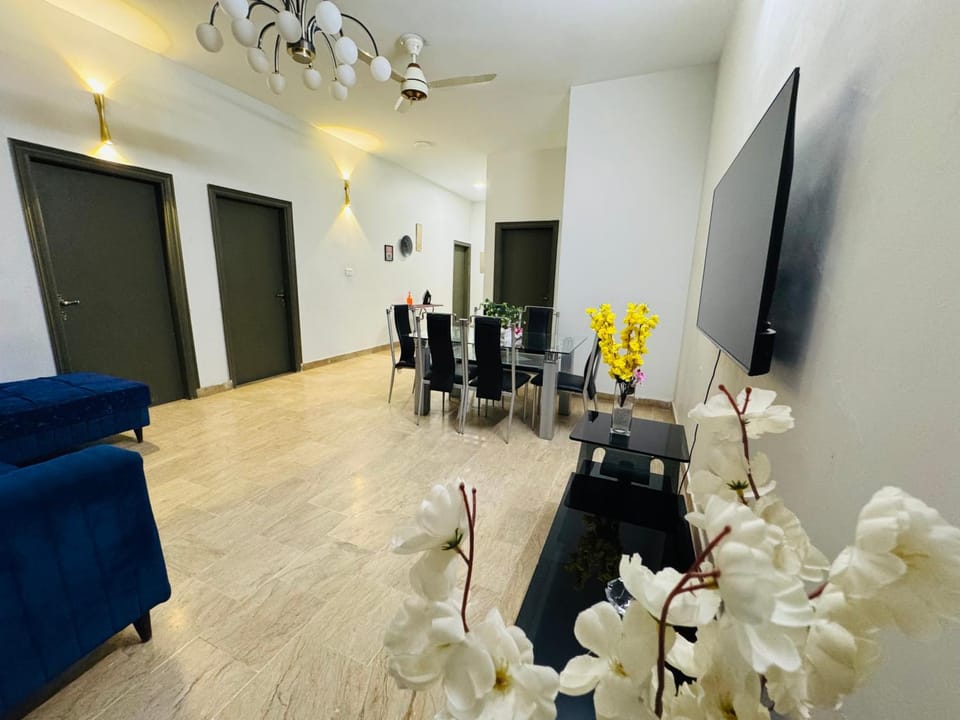 Deluxe 3 Bed House House in Karachi