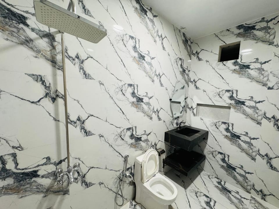 Deluxe 3 Bed House House in Karachi