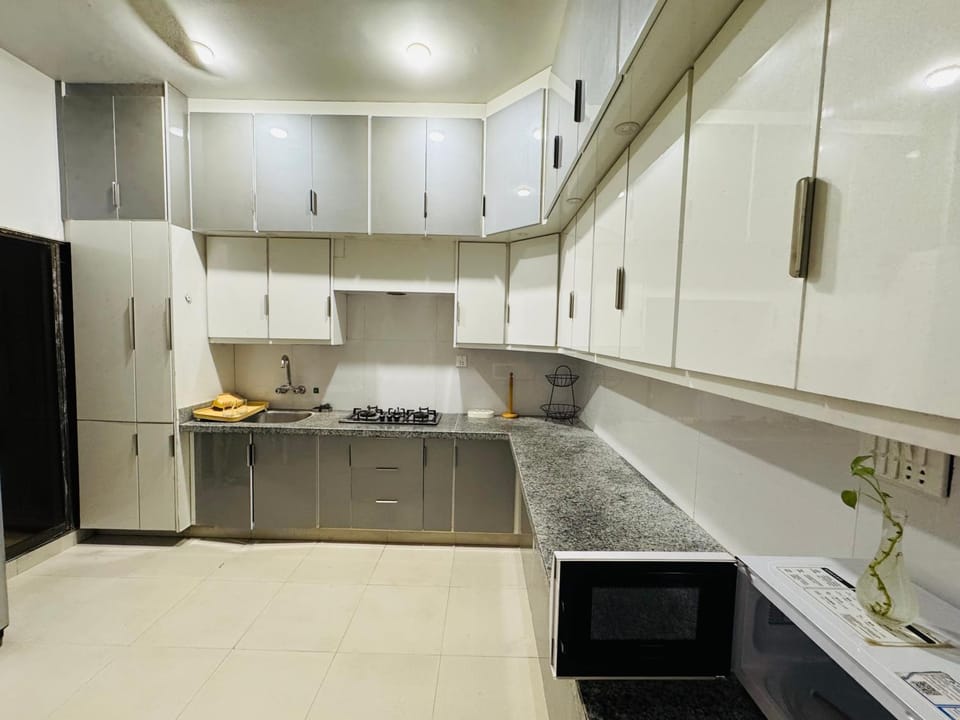 Deluxe 3 Bed House House in Karachi