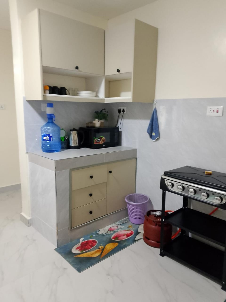Kitchen or kitchenette