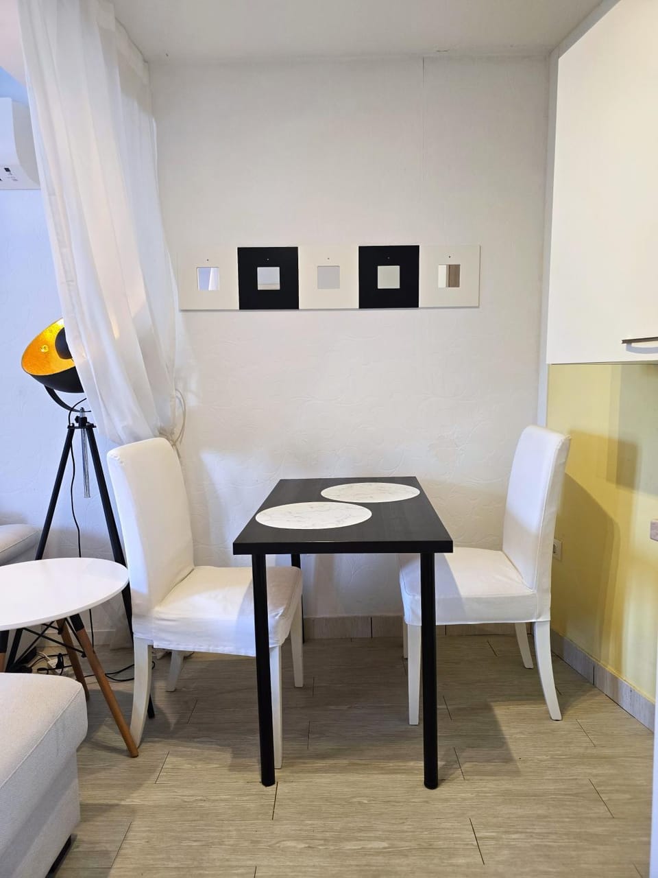 Seating area, Dining area