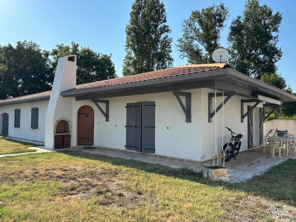 Maison au calme avec piscine et jardin House in Mérignac