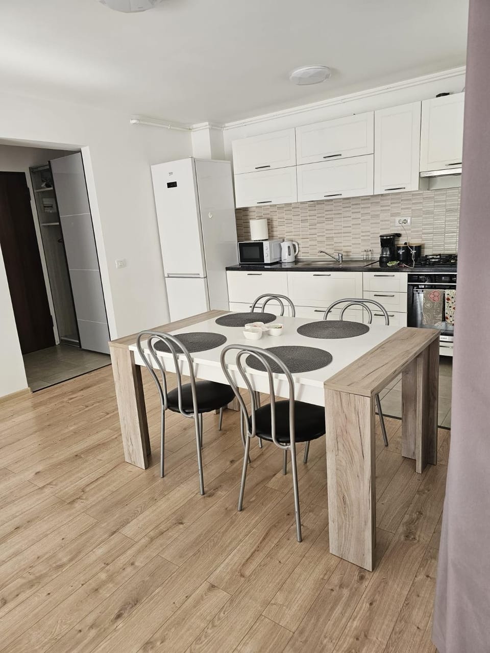 Coresi Apartament Sunflower Apartment in Brasov