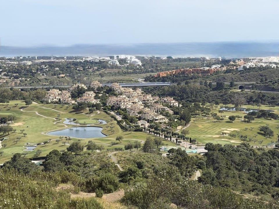 Elegant Apt Capanes del Golf Pool & Security Apartment in Costa del Sol