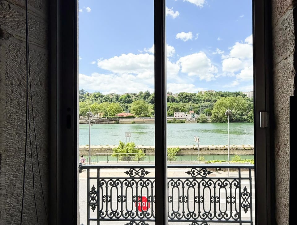 Natural landscape, View (from property/room), Balcony/Terrace, Lake view, Sunrise