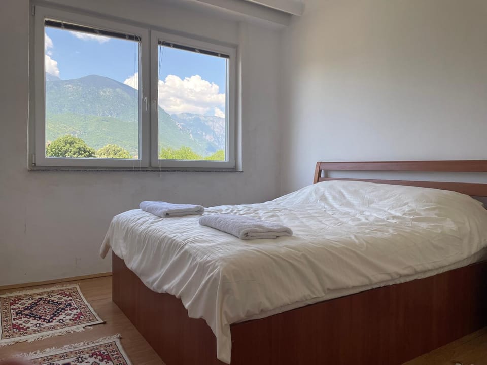 Natural landscape, Photo of the whole room, Bedroom, Mountain view, towels