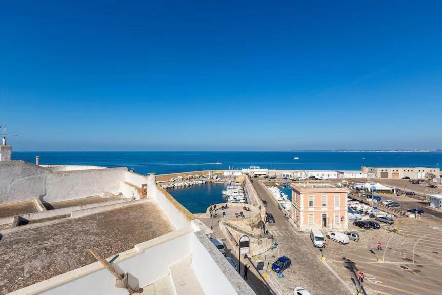 Corte Consiglio & La Finestra sul porto - old town - Purità beach Apartment in Gallipoli