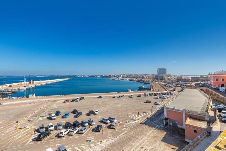 Corte Consiglio & La Finestra sul porto - old town - Purità beach Apartment in Gallipoli
