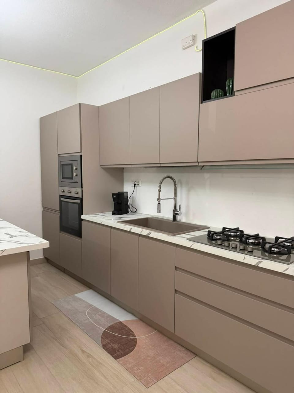 Kitchen or kitchenette, Living room