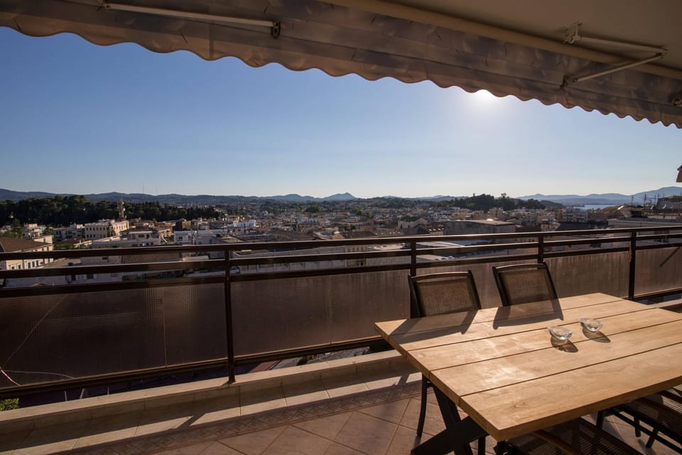 Balcony/Terrace, City view