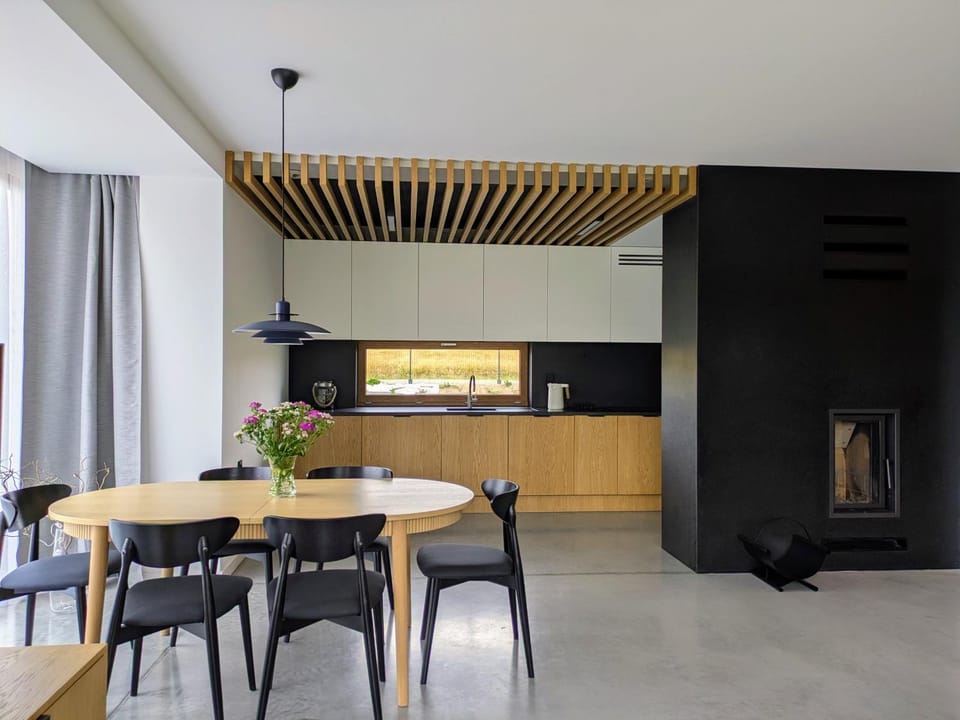 Dining area, fireplace, kitchen
