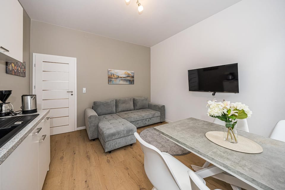 A1 ruhiges 3-Zimmer-Studio mit Balkon Apartment in Halle Saale