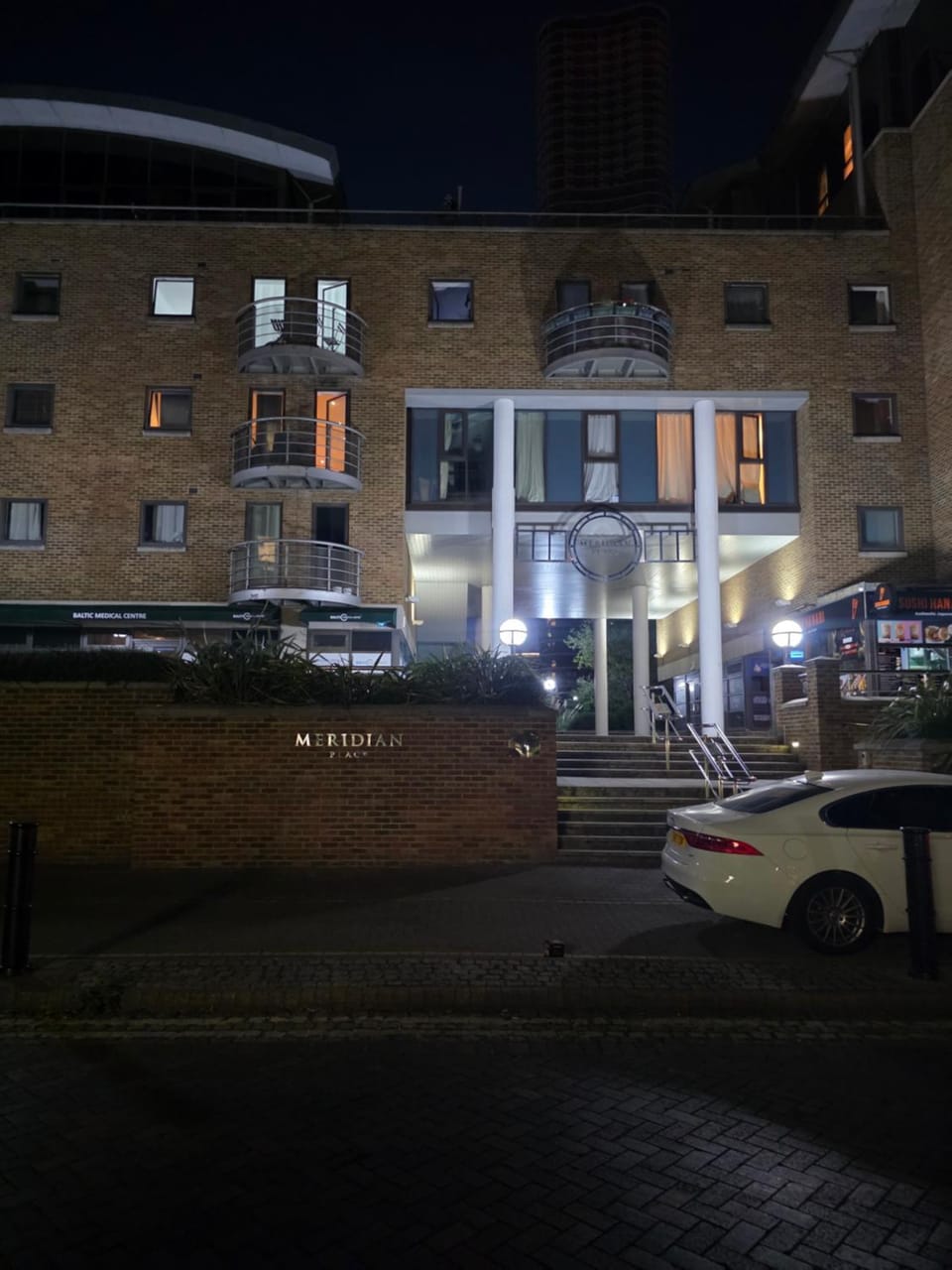Billionaire in pounds Apartment in London