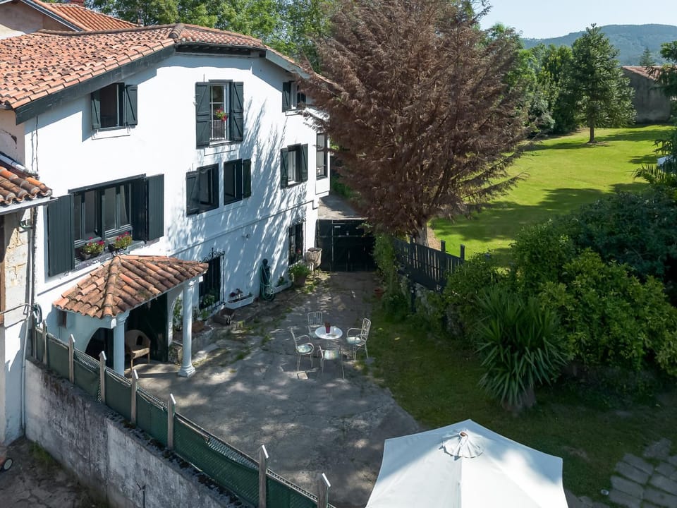 Casa con espectacular jardín privado House in Cantabria