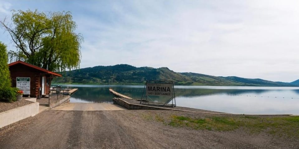 casa loma Okanagan Hideaway, Lake views & Outdoor Adventures House in British Columbia