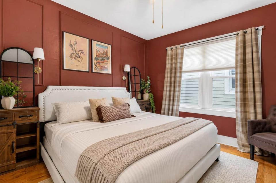 Group-friendly Beechmont retreat with backyard House in Jefferson County