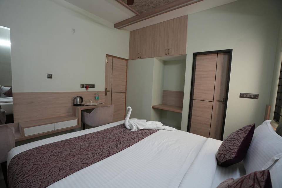 The Vybe Inn - Chennai Trade Centre Hotel in Chennai