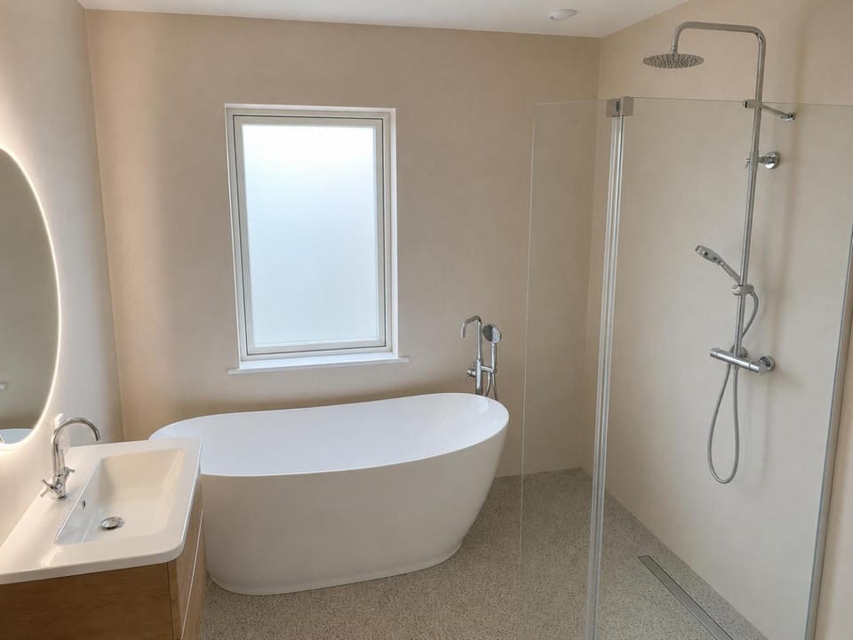 Shower, Bath, towels