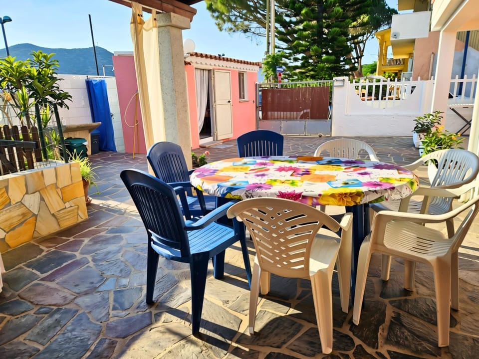 Property building, Patio, Day, View (from property/room), Balcony/Terrace, Seating area, Dining area
