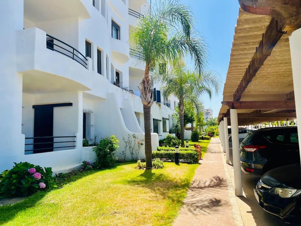 Luxe côtier - Climatiseur, vue sur mer & piscines 4 saisons Apartment in Tangier-Tétouan-Al Hoceima
