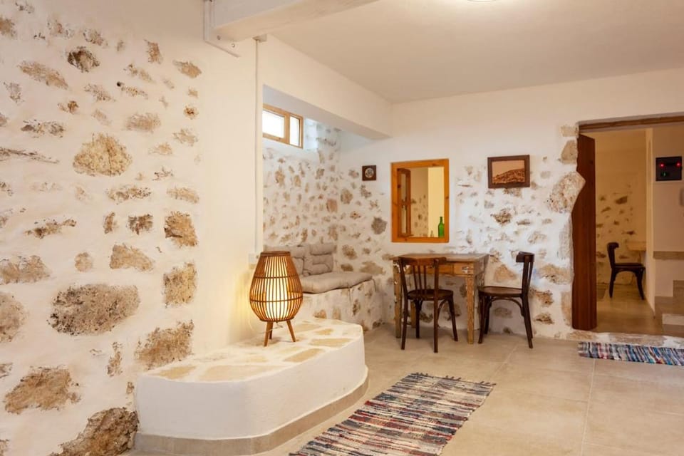 Authentic Stone House with Courtyard in Dhermi Apartment in Dhërmi