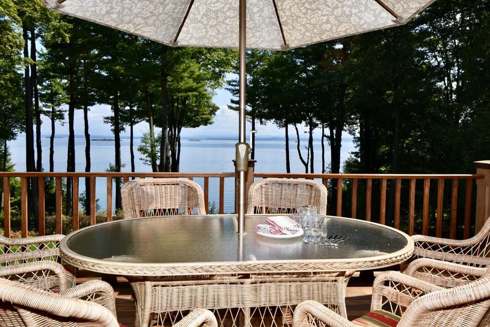 Spectacular Views! Luxe Lakefront Gem in Willsboro House in Lake Champlain