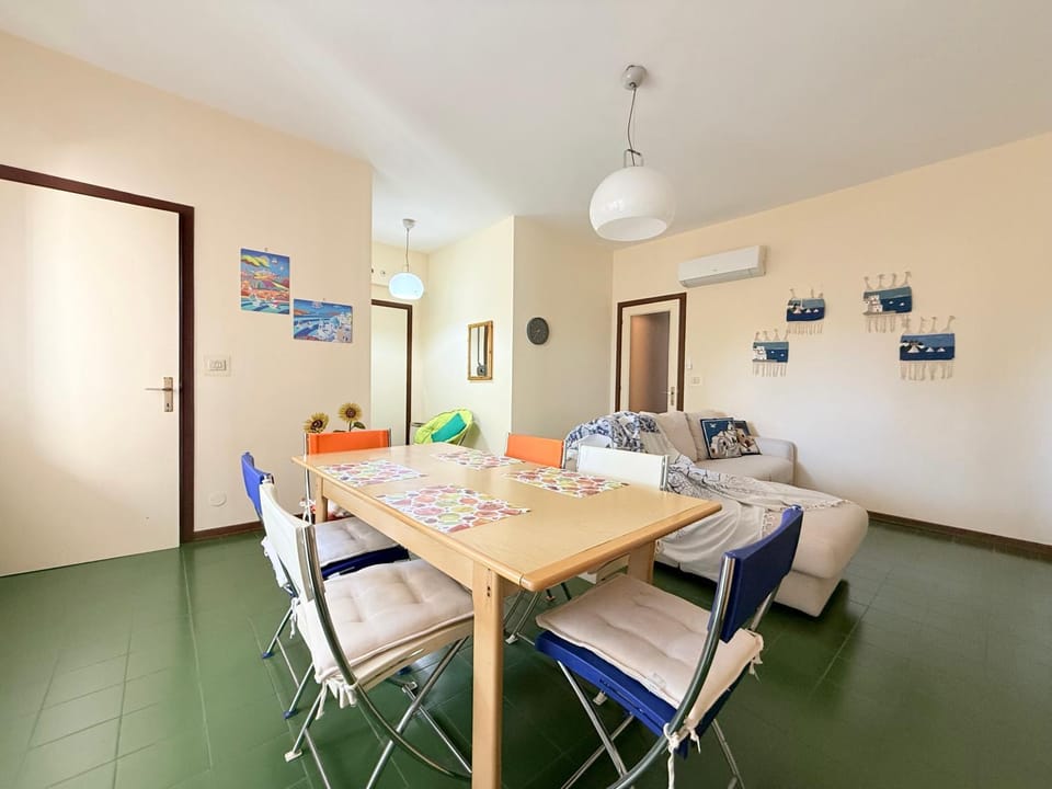 P108 - Porto Recanati, ampio trilocale a due passi dal mare Apartment in Marche